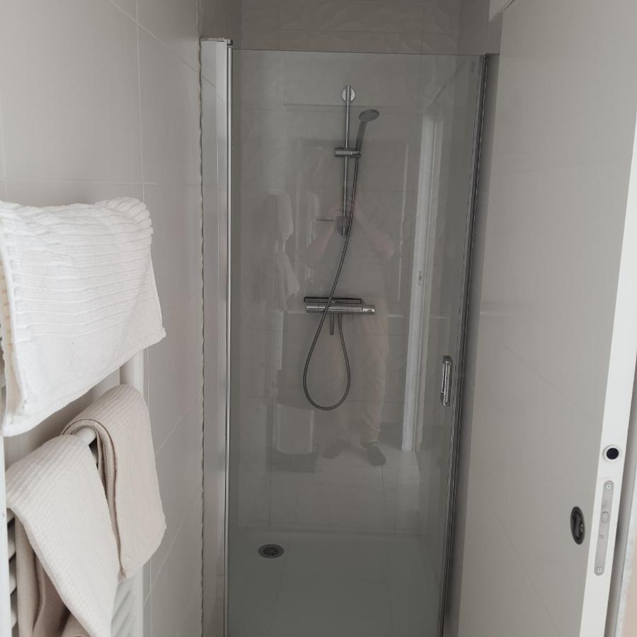 Jolie Parentale, Et Salle D'eau, Avec Son Coin De Verdure A 5 Minutes A Pied Du Centre Privatunterkunft *