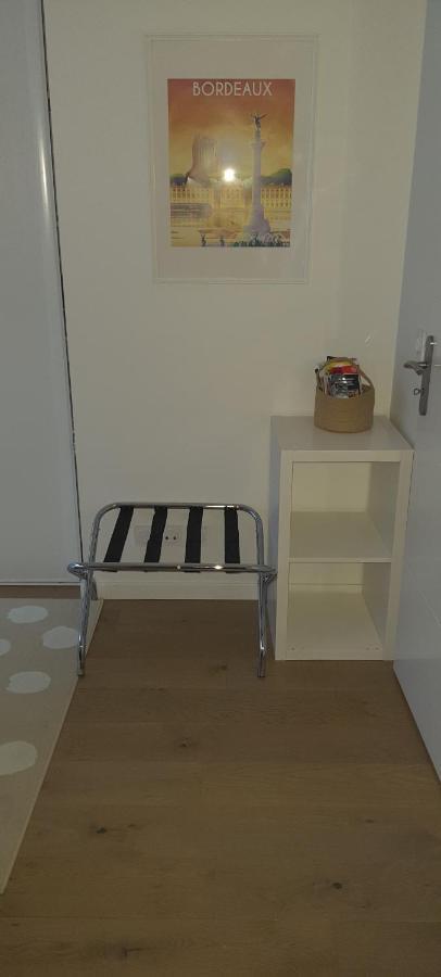 Jolie Parentale, Et Salle D'eau, Avec Son Coin De Verdure A 5 Minutes A Pied Du Centre Privatunterkunft *
